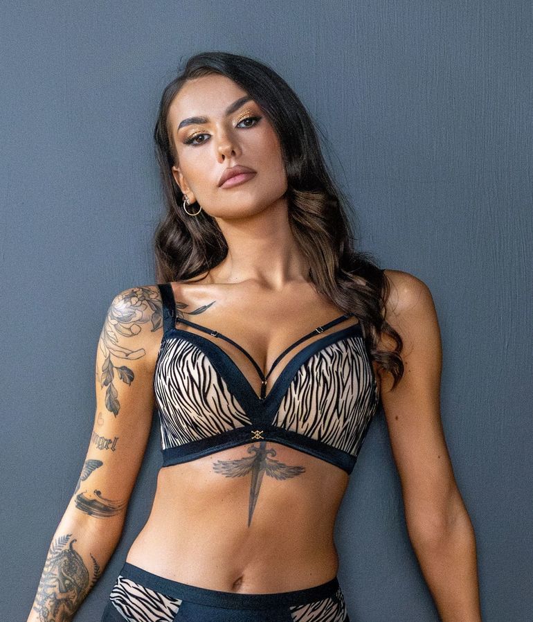 Queen Brassiere Smart Monocup