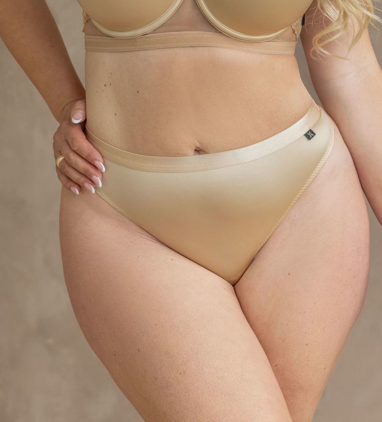 Fiore String